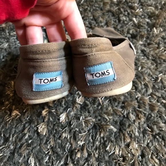 Toms - Picture 3 of 4